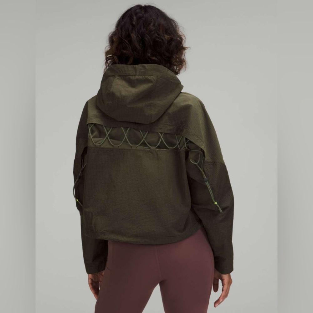 NWOT Lululemon Cinch-Back Half-Zip Hiking Pullover / Windbreaker